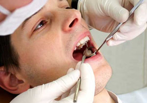 ورود خدمات درمانی دندانپزشکی به طرح تحول نباید با شتابزدگی باشد
