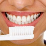 ۷ دلیلی که دندان‌ها صدمه می بینند