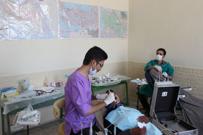 گروه جهادی 130 دانشجوی دندانپزشکی در روستاهای سربیشه